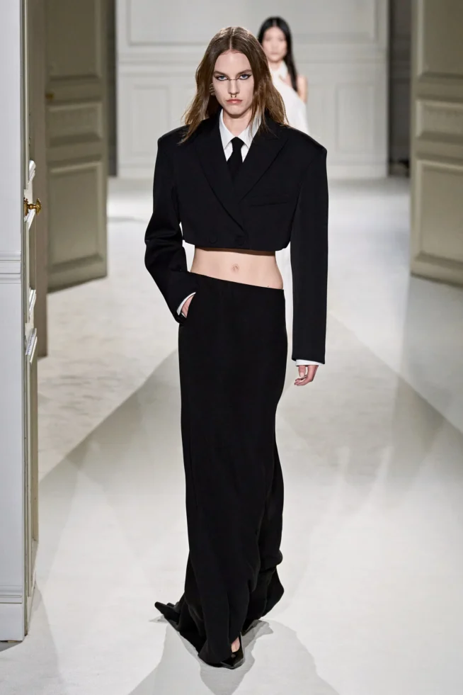 00070-valentino-fall-2023-ready-to-wear-credit-gorunway
