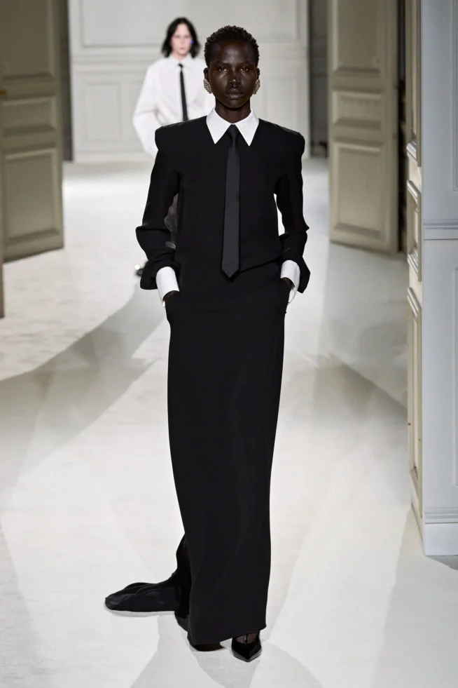 00072-valentino-fall-2023-ready-to-wear-credit-gorunway