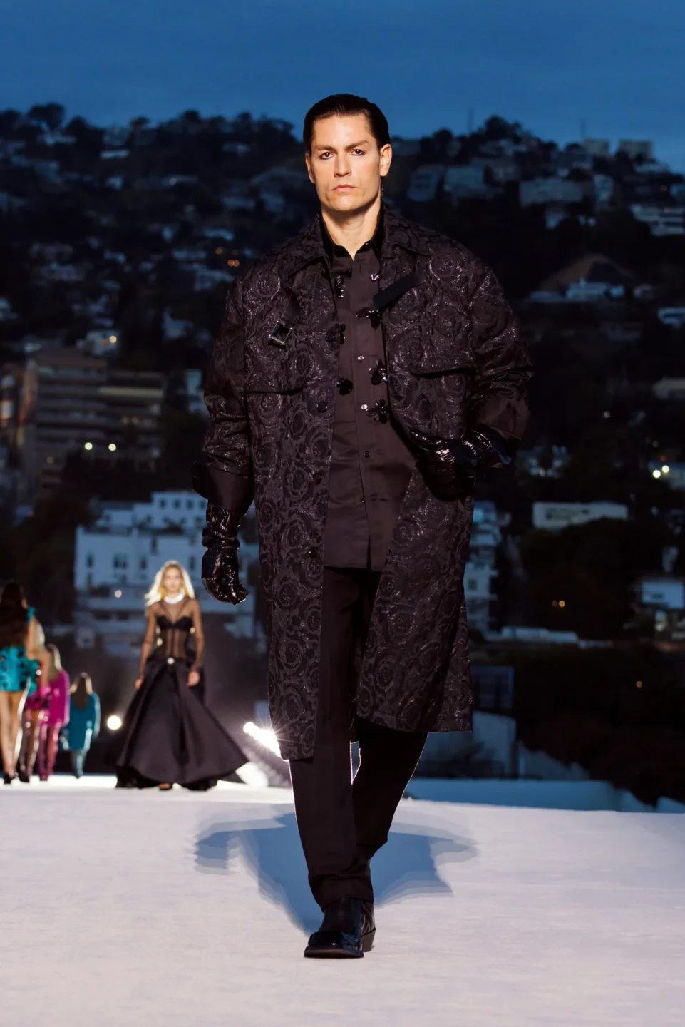 00074-versace-fall-2023-ready-to-wear-tokyo-credit-brand