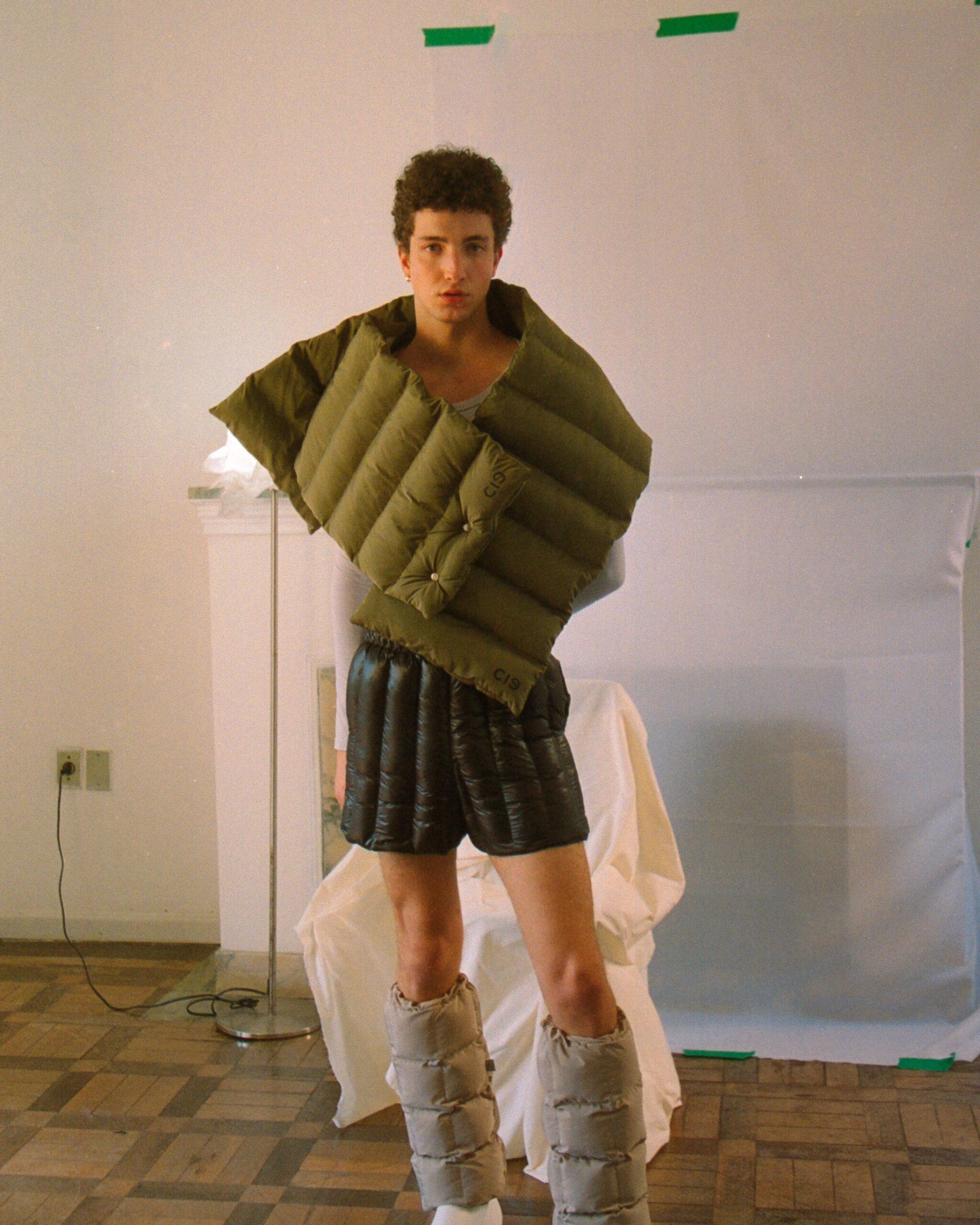 FFW Radar: conheça a Cie de Gabriel Ciepielewski Engers
A partir de doudounes e efeito puffer, o designer cria um guarda-roupa completo