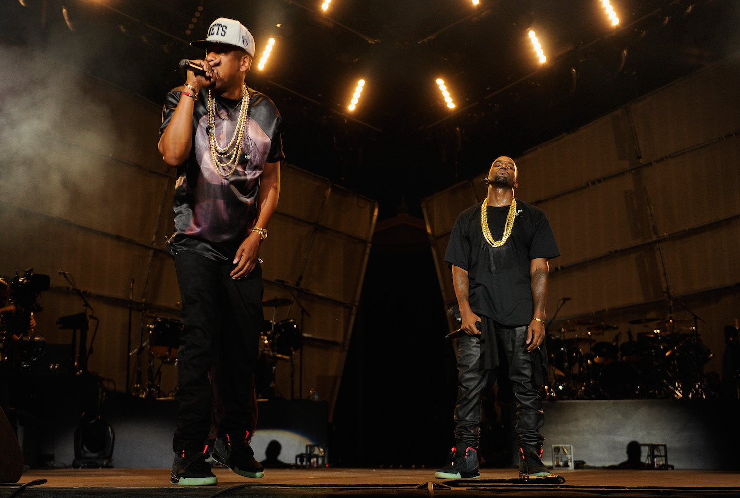 Bling days: como o hip-hop engoliu a moda
A história de como o hip-hop, de vilão, virou estrela na indústria da moda
 