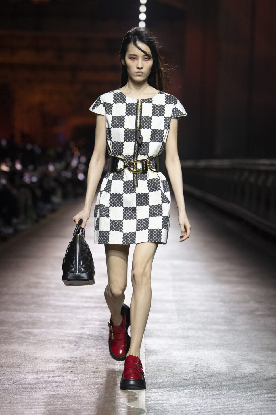 LOUIS_VUITTON_PREFALL23_0019