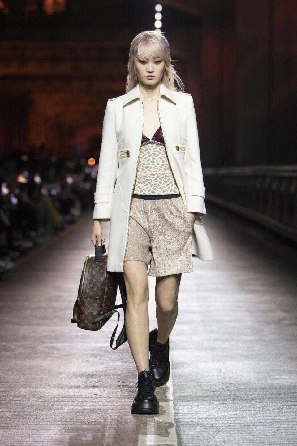 LOUIS_VUITTON_PREFALL23_0024