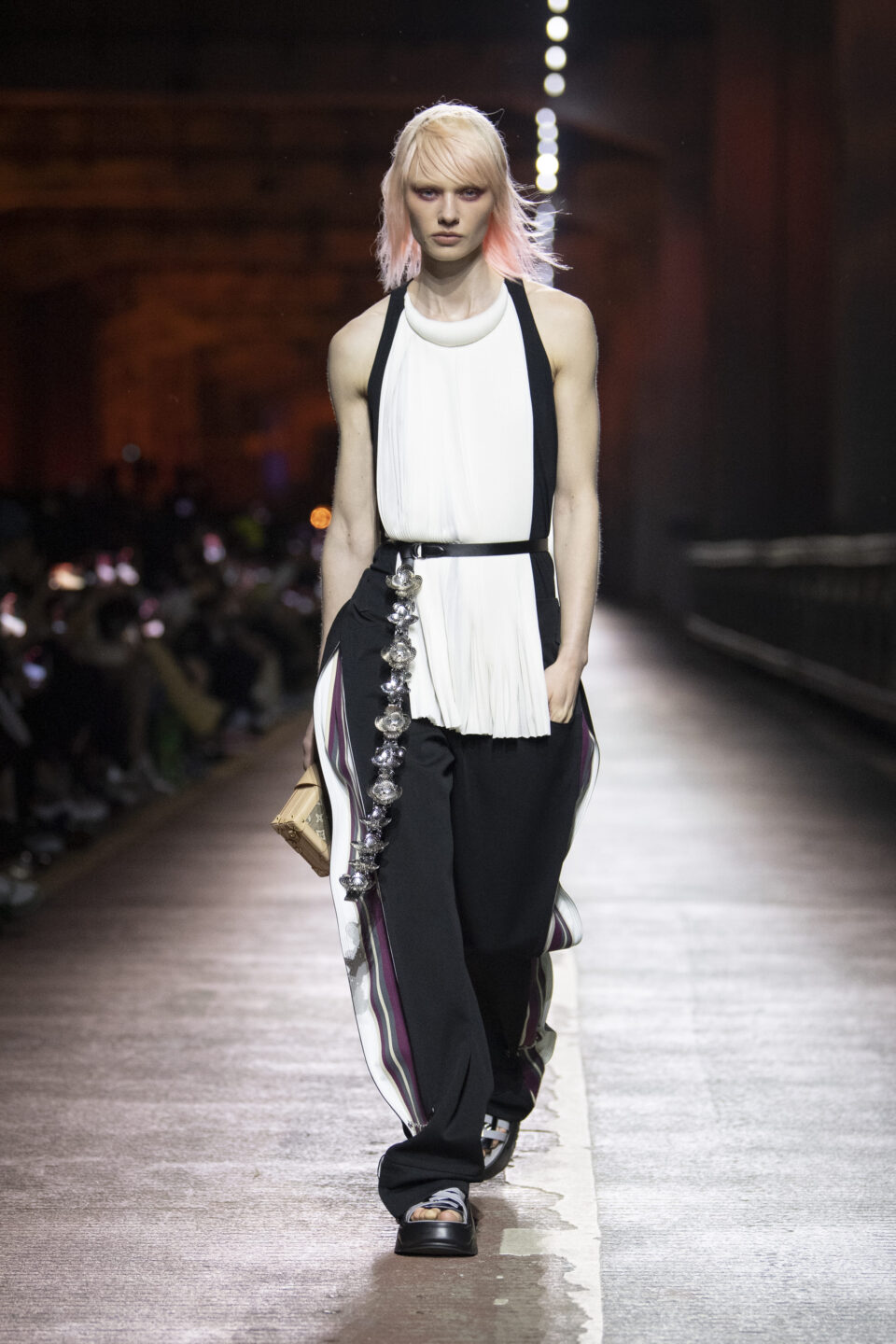 LOUIS_VUITTON_PREFALL23_0036