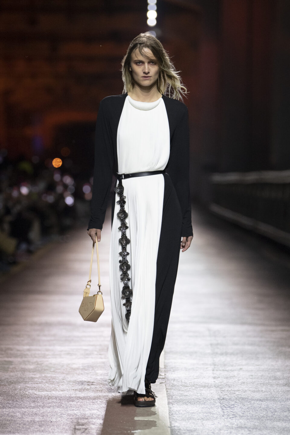 LOUIS_VUITTON_PREFALL23_0037