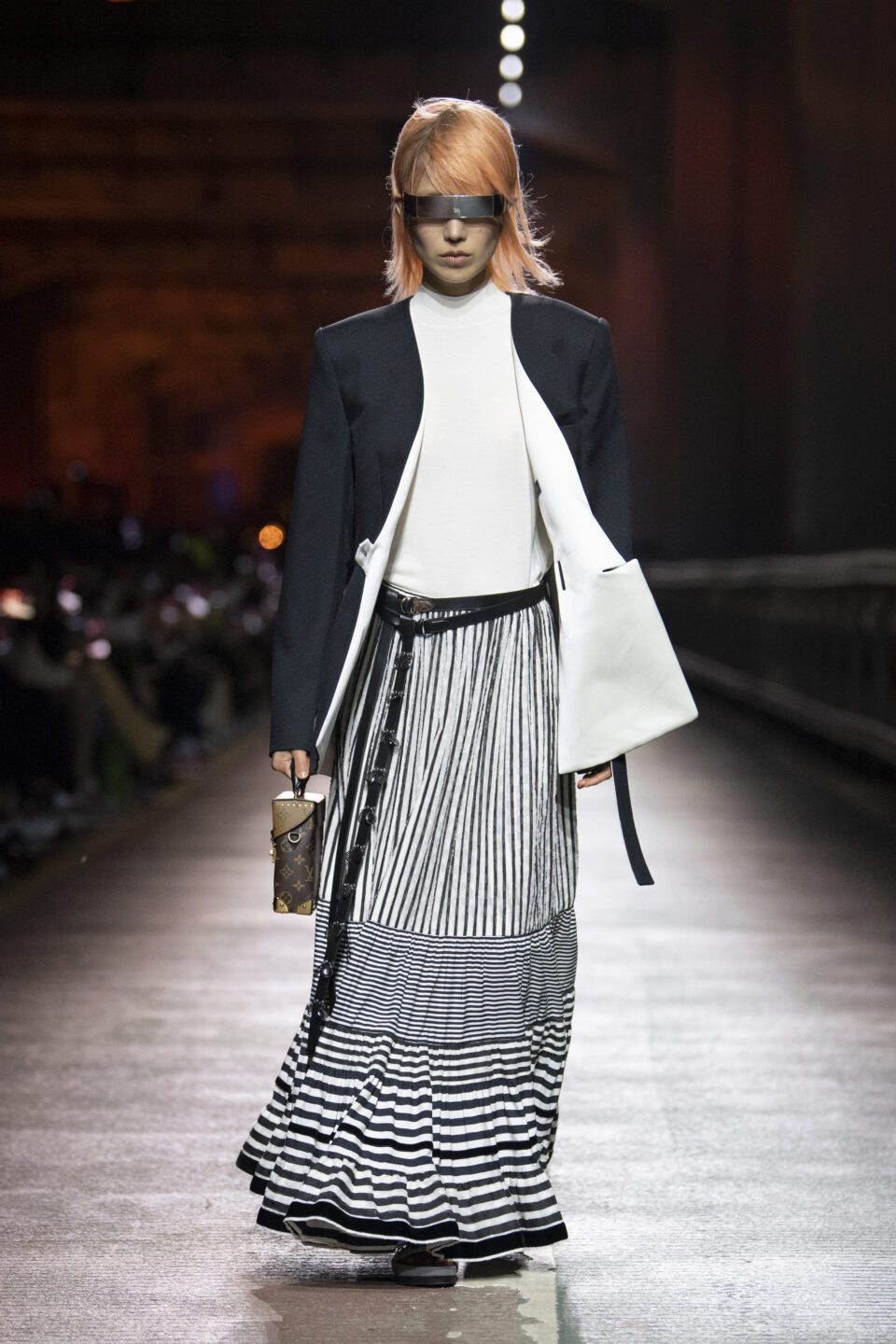 LOUIS_VUITTON_PREFALL23_0038