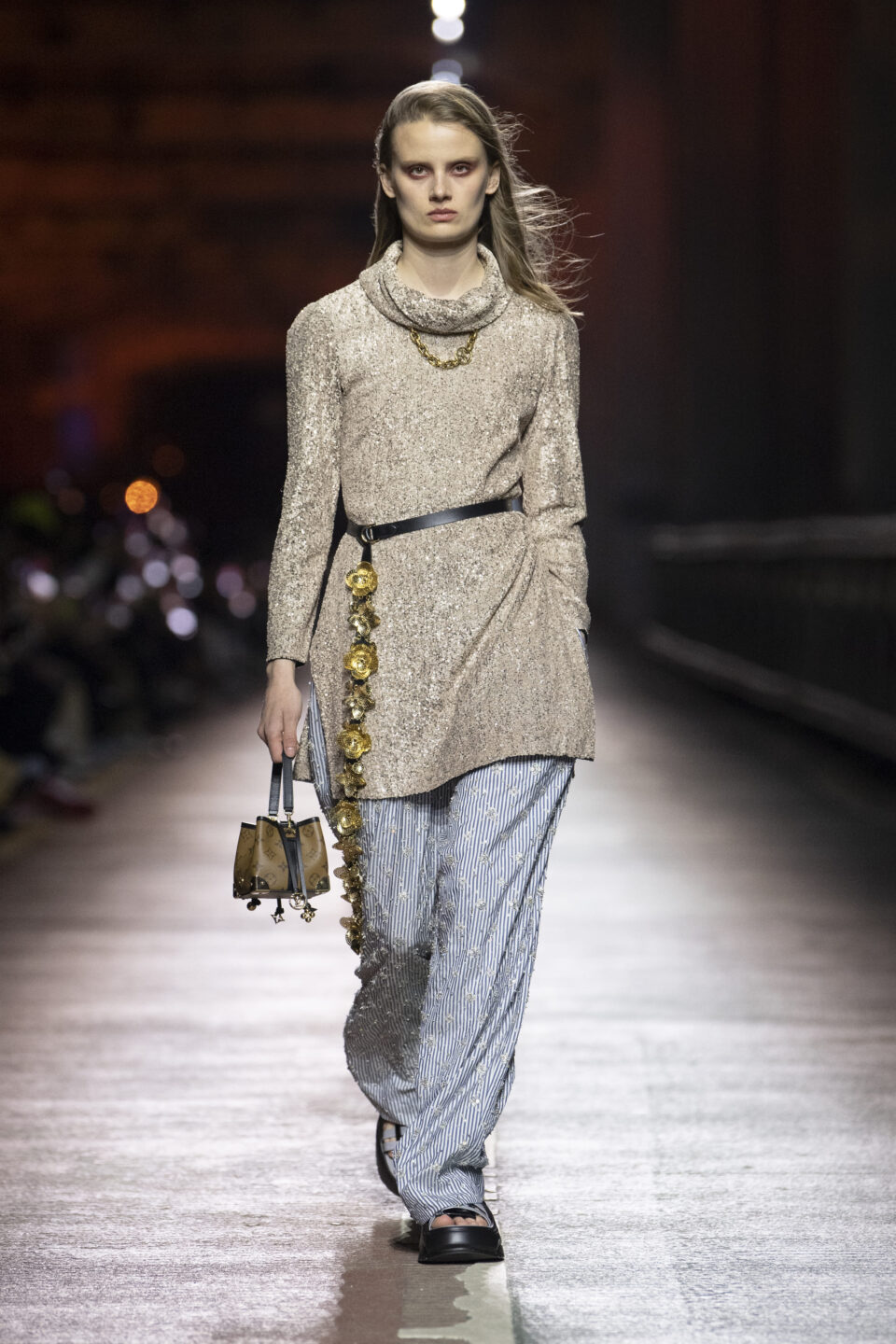 LOUIS_VUITTON_PREFALL23_0043