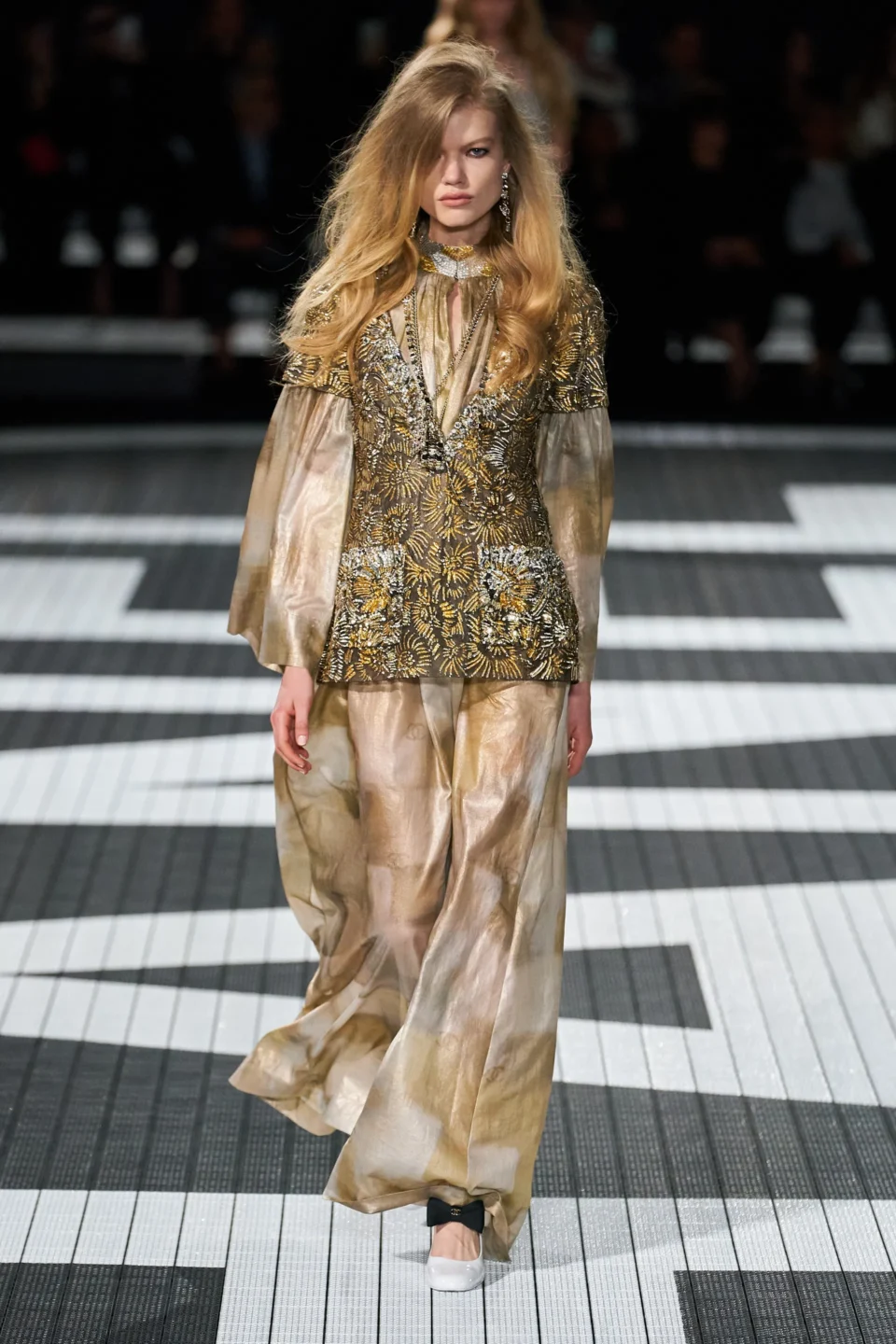 00008-chanel-resort-2024-credit-gorunway