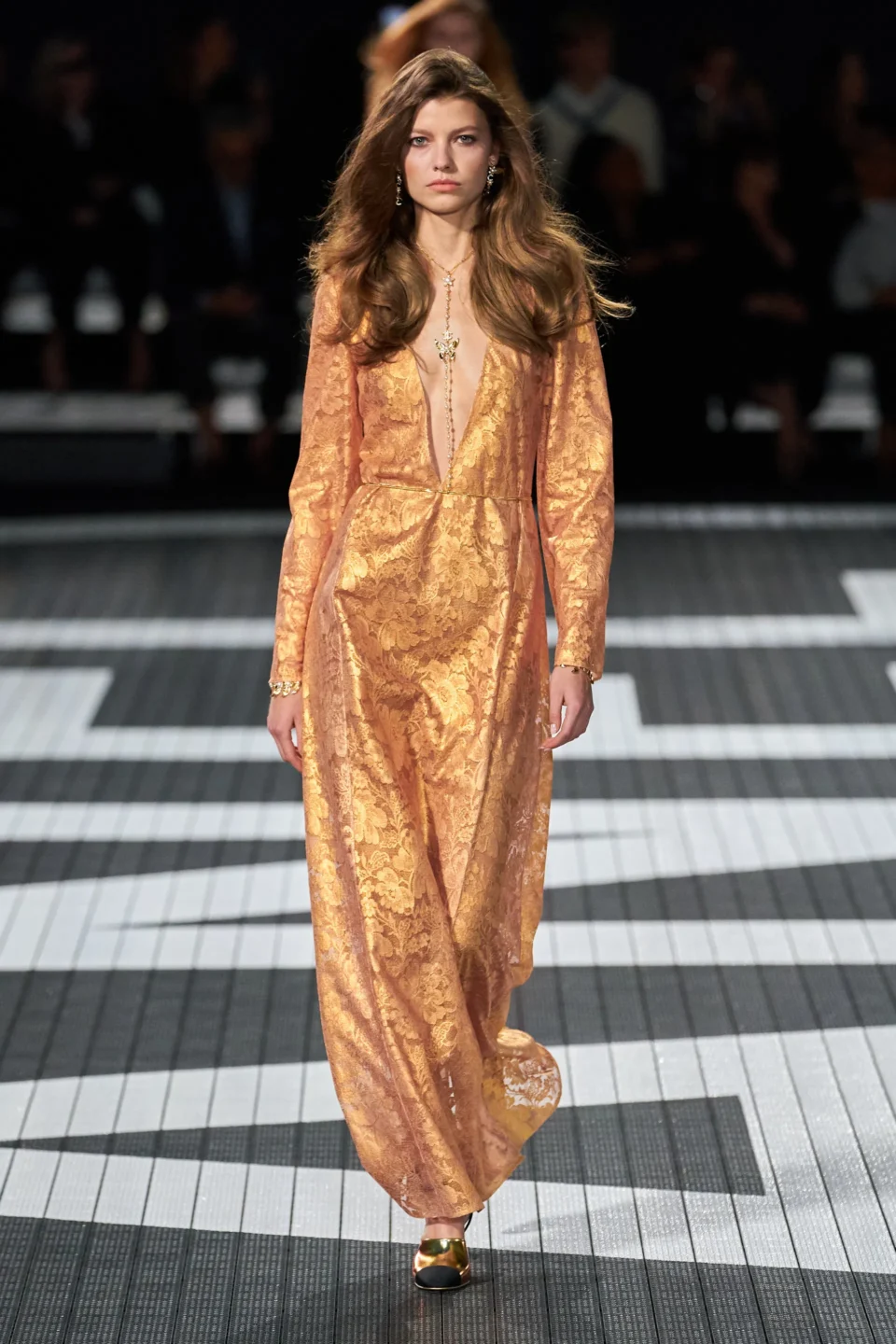 00016-chanel-resort-2024-credit-gorunway
