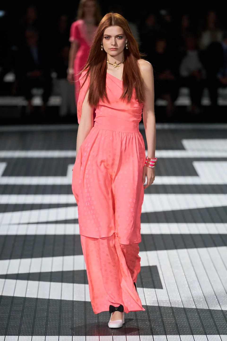 00018-chanel-resort-2024-credit-gorunway
