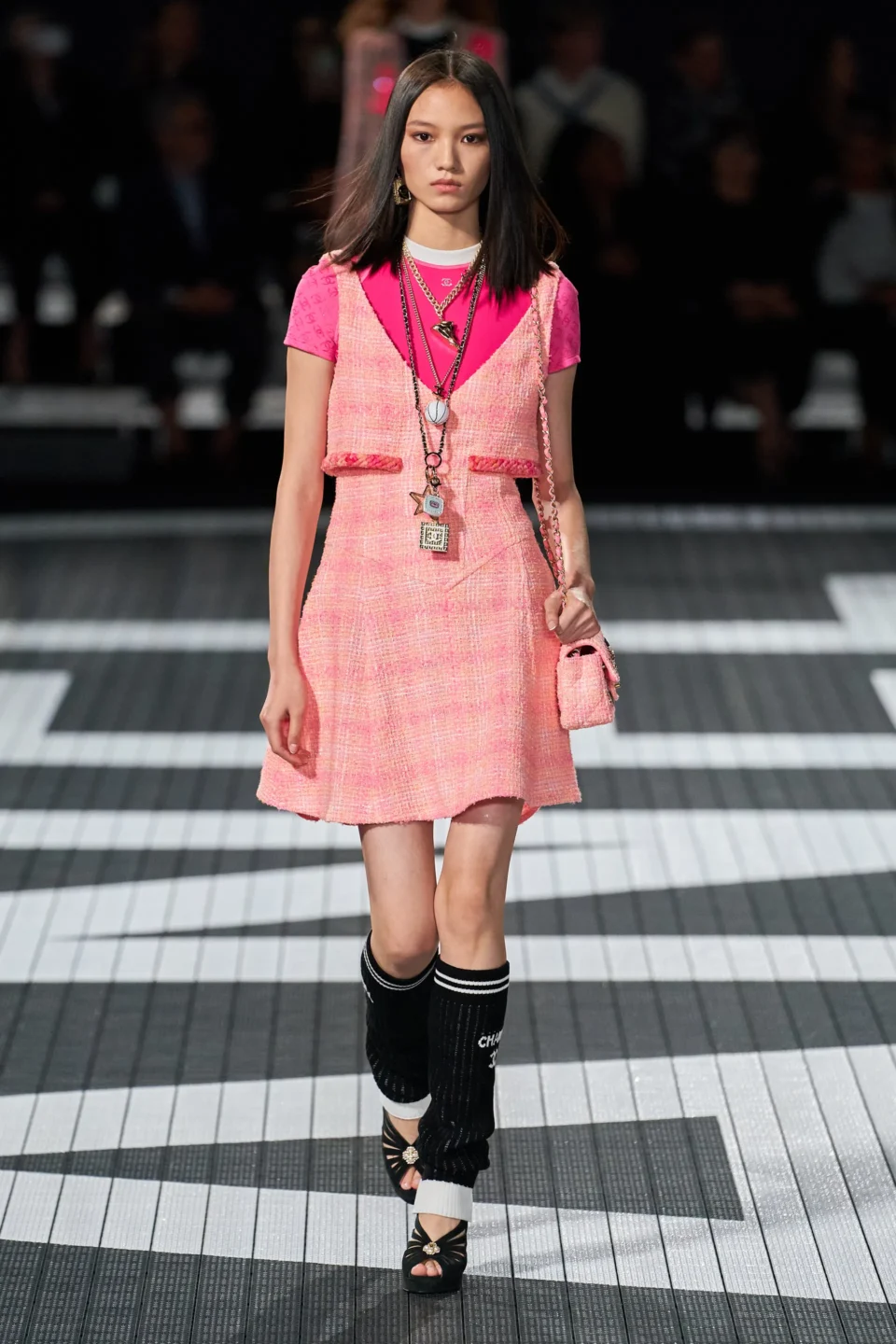 00022-chanel-resort-2024-credit-gorunway