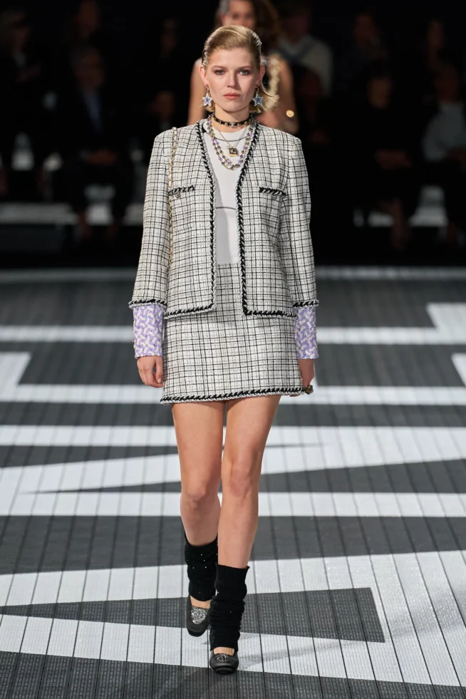 00024-chanel-resort-2024-credit-gorunway