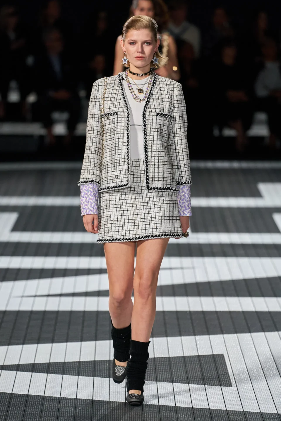 00024-chanel-resort-2024-credit-gorunway