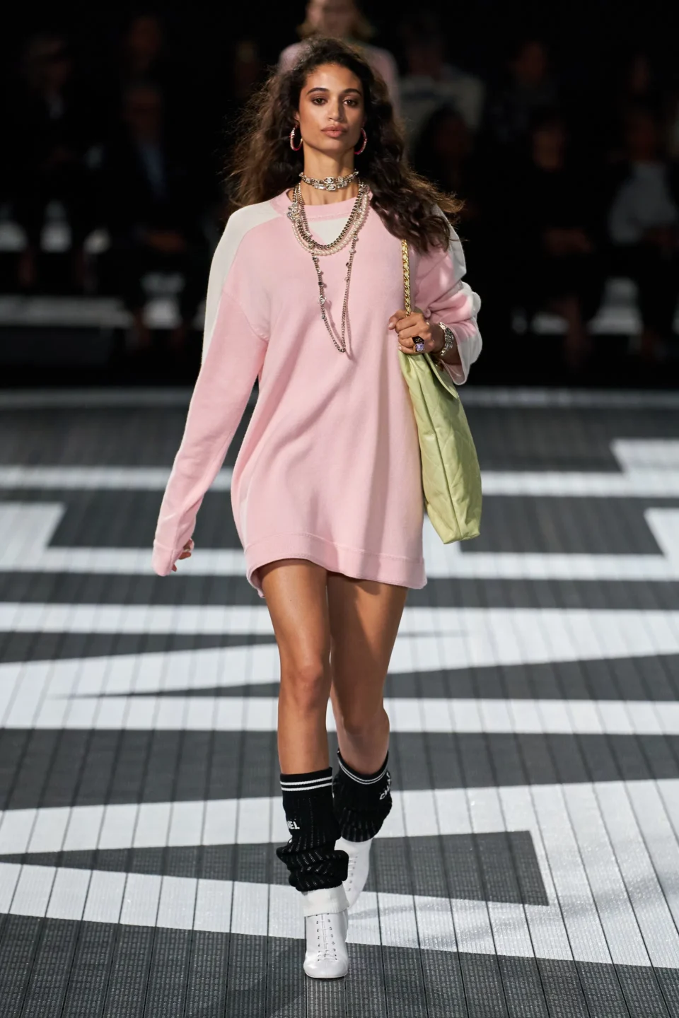 00028-chanel-resort-2024-credit-gorunway