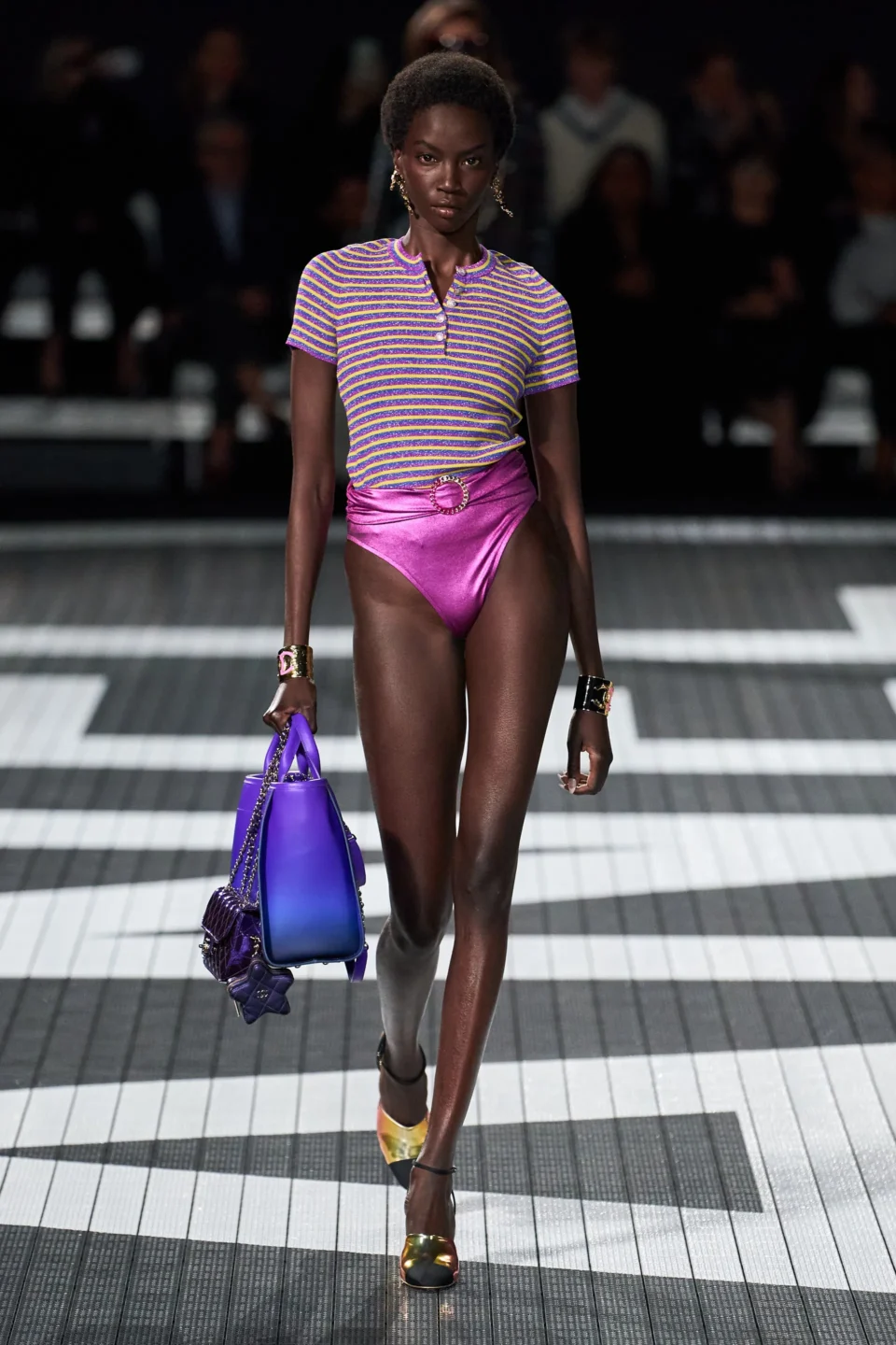 00035-chanel-resort-2024-credit-gorunway