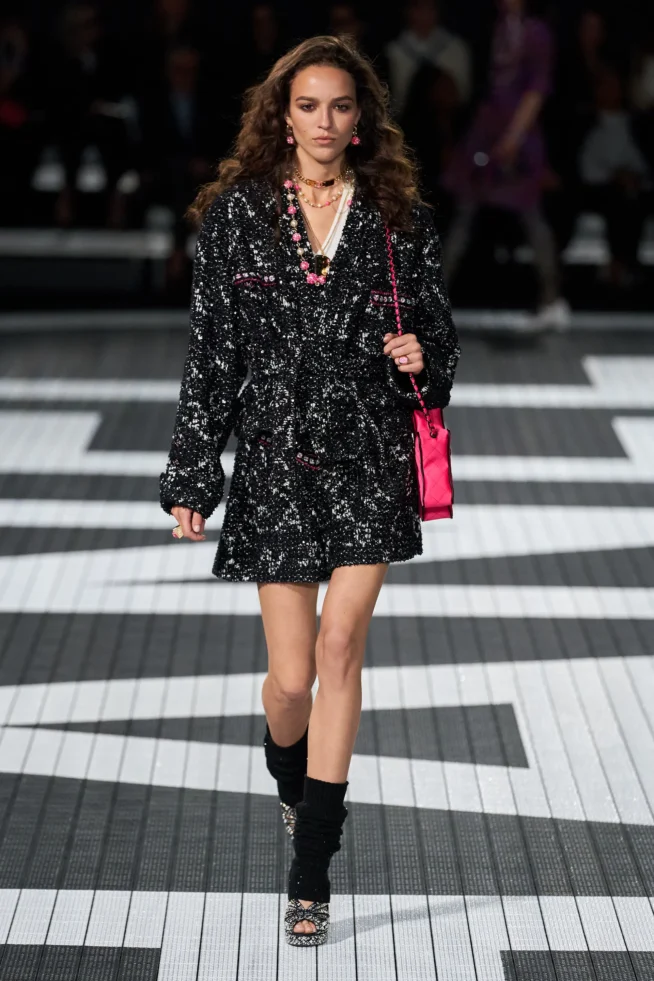 00039-chanel-resort-2024-credit-gorunway