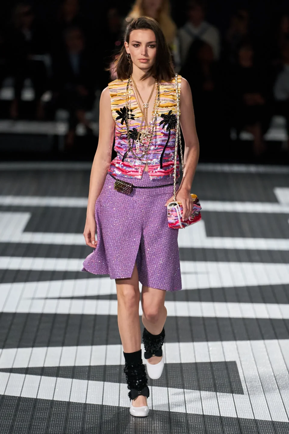00045-chanel-resort-2024-credit-gorunway