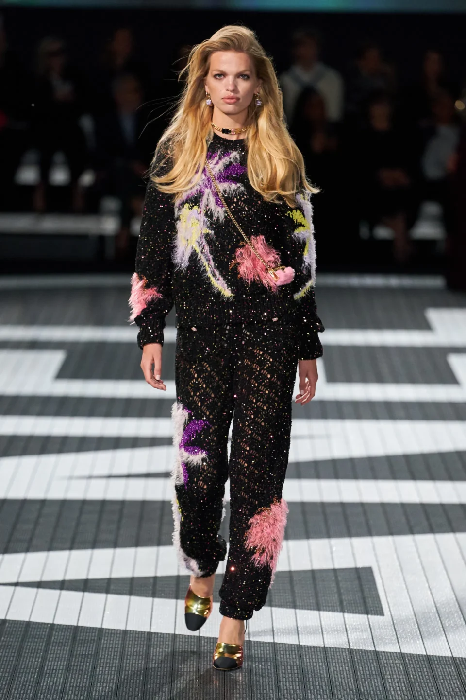 00046-chanel-resort-2024-credit-gorunway