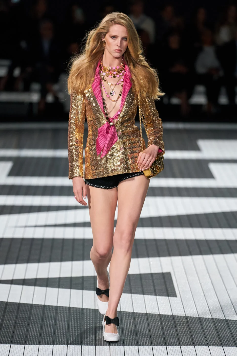 00051-chanel-resort-2024-credit-gorunway