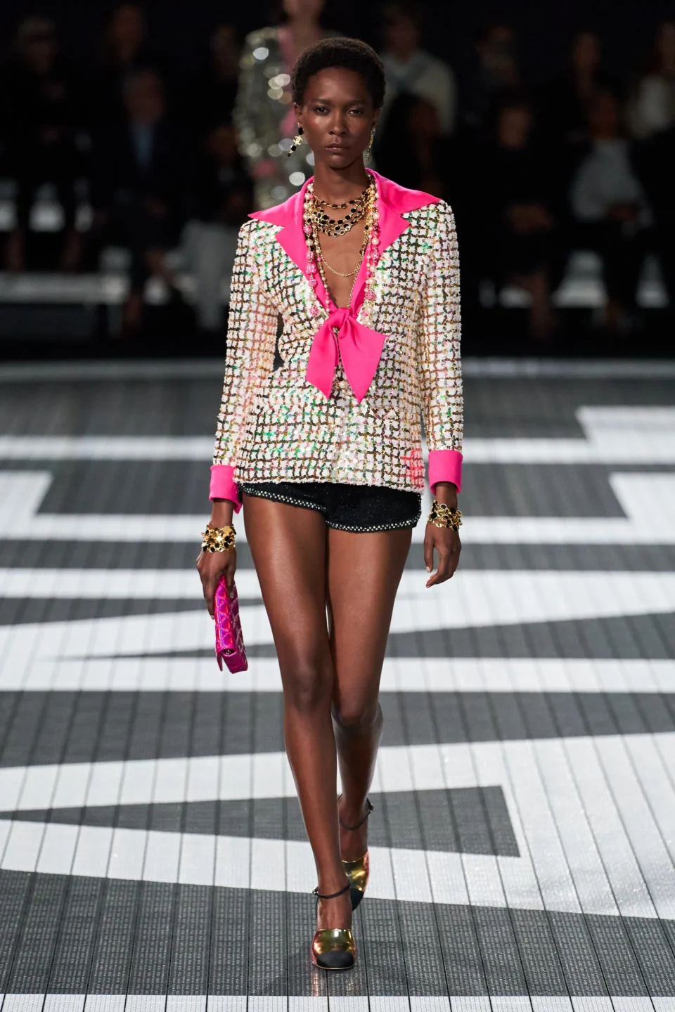 00052-chanel-resort-2024-credit-gorunway