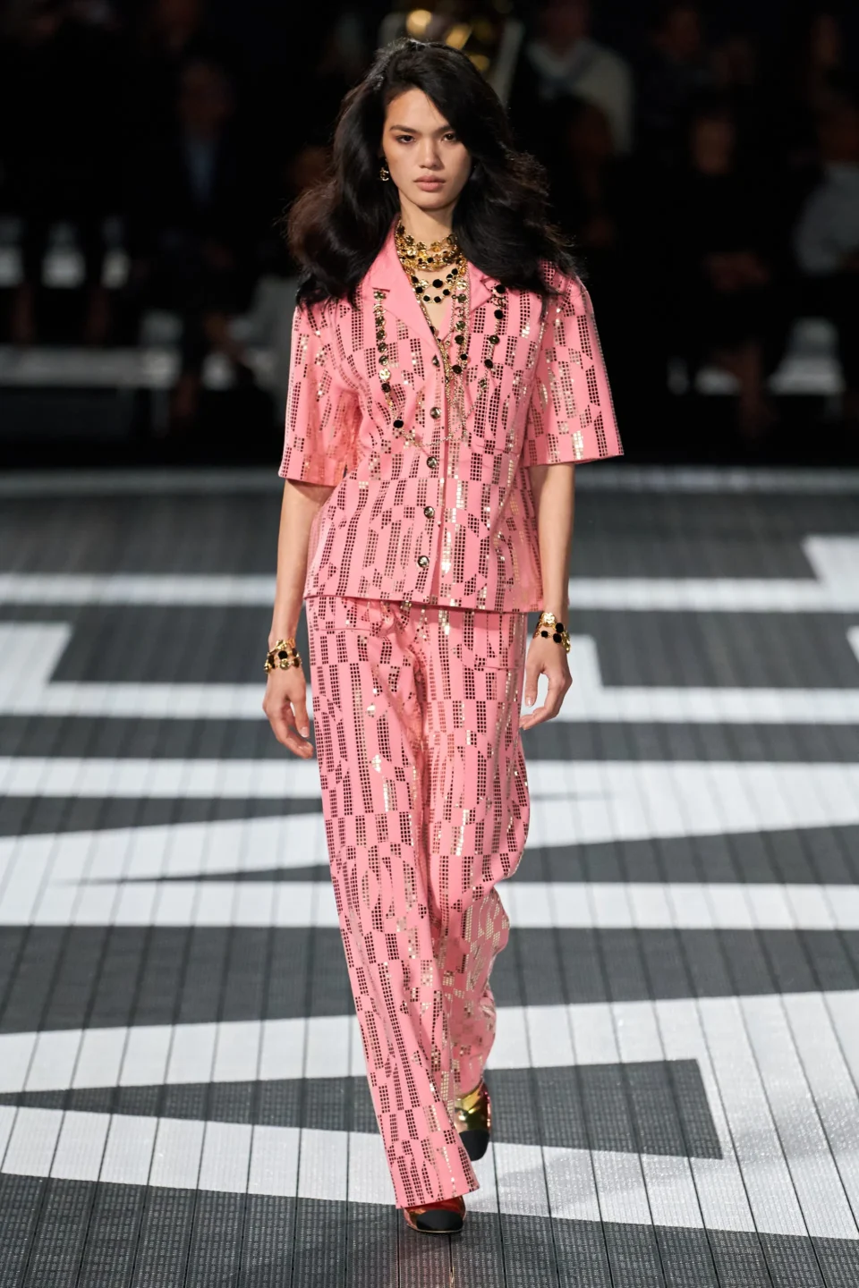 00054-chanel-resort-2024-credit-gorunway