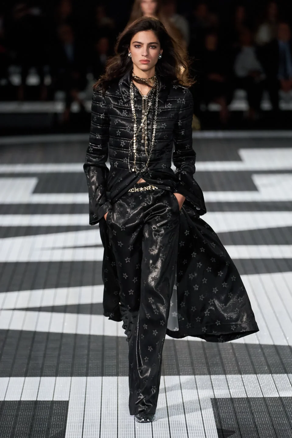 00069-chanel-resort-2024-credit-gorunway