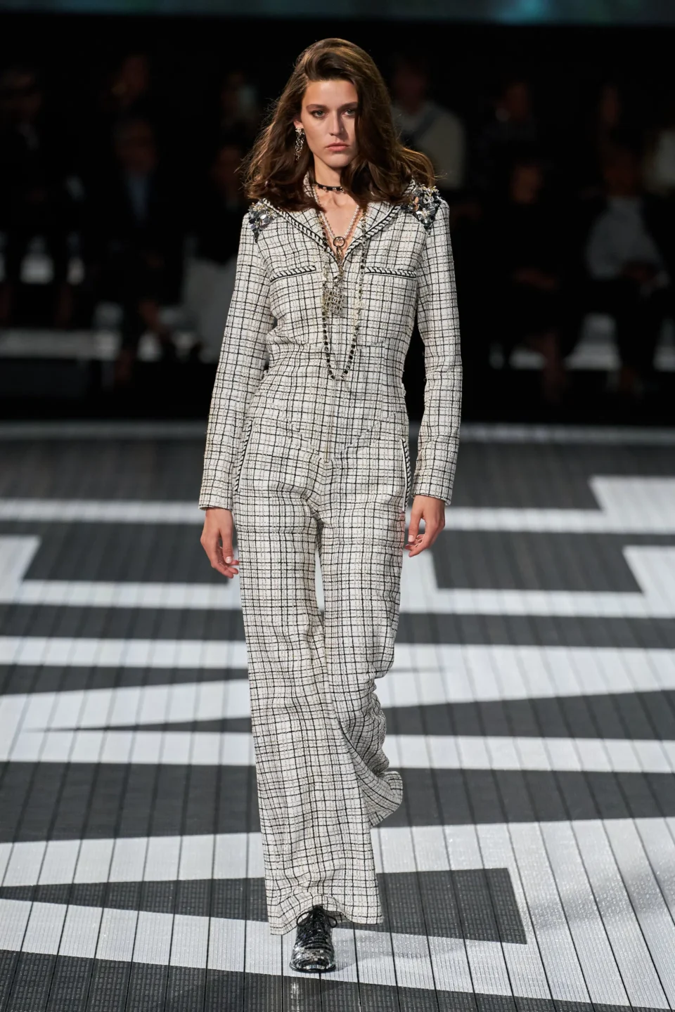 00071-chanel-resort-2024-credit-gorunway