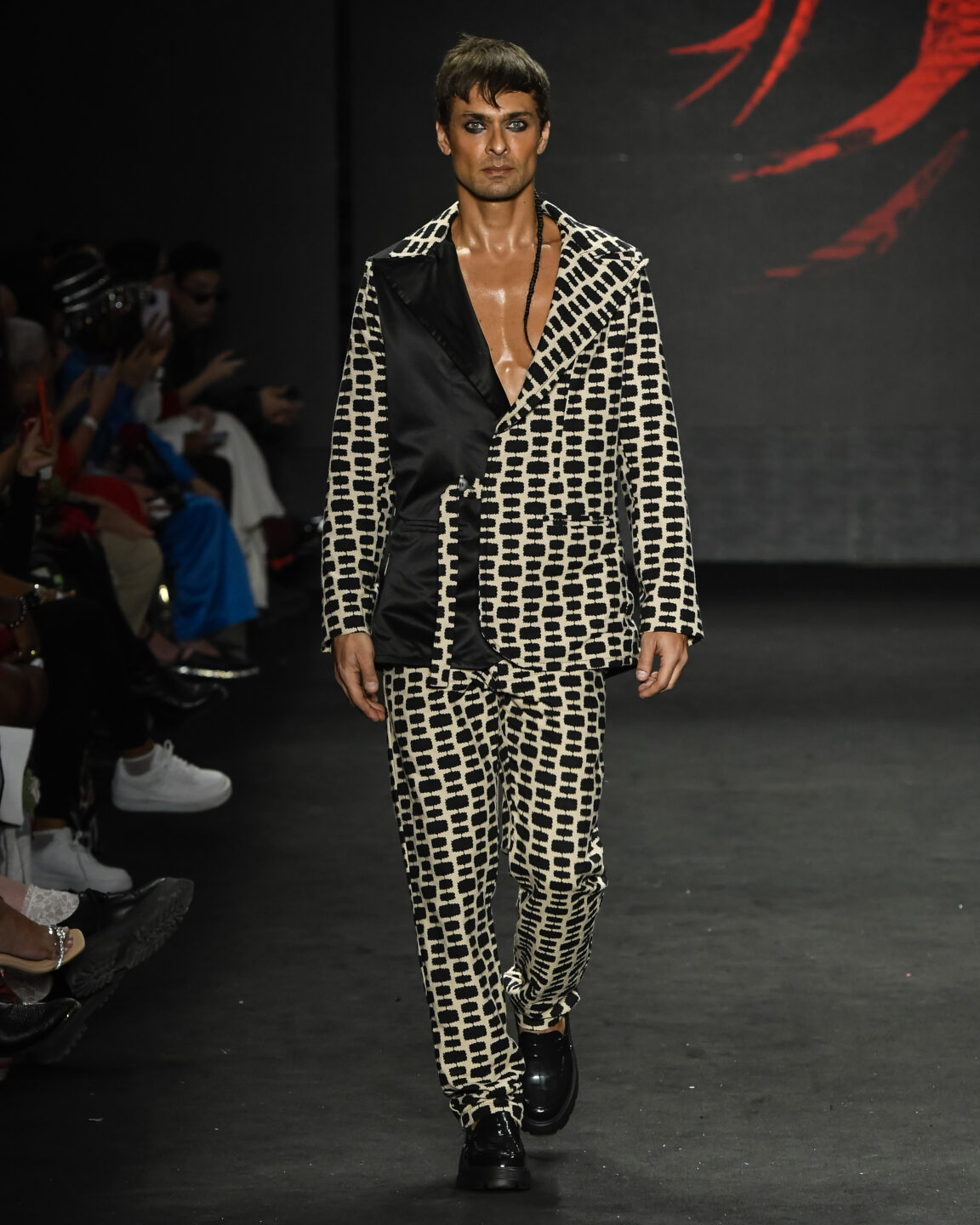 Santa Resistencia

SPFW N55

Foto: Ze Takahashi / @agfotosite