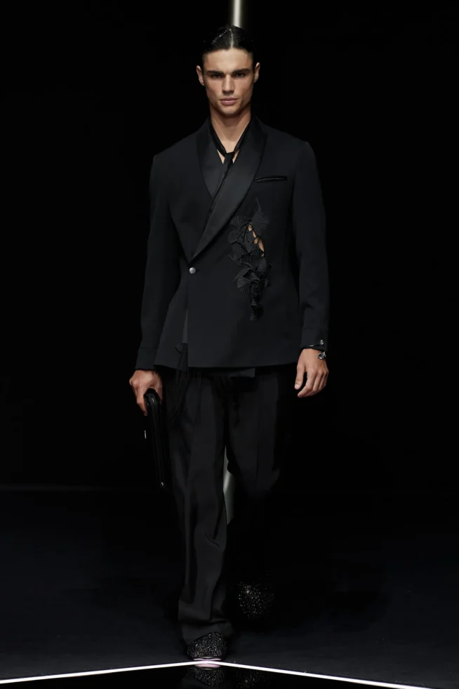 00001-emporio-armani-spring-2024-menswear-credit-gorunway