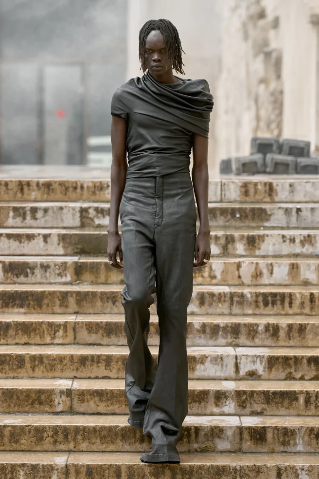 00003-rick-owens-spring-2024-menswear-credit-gorunway
