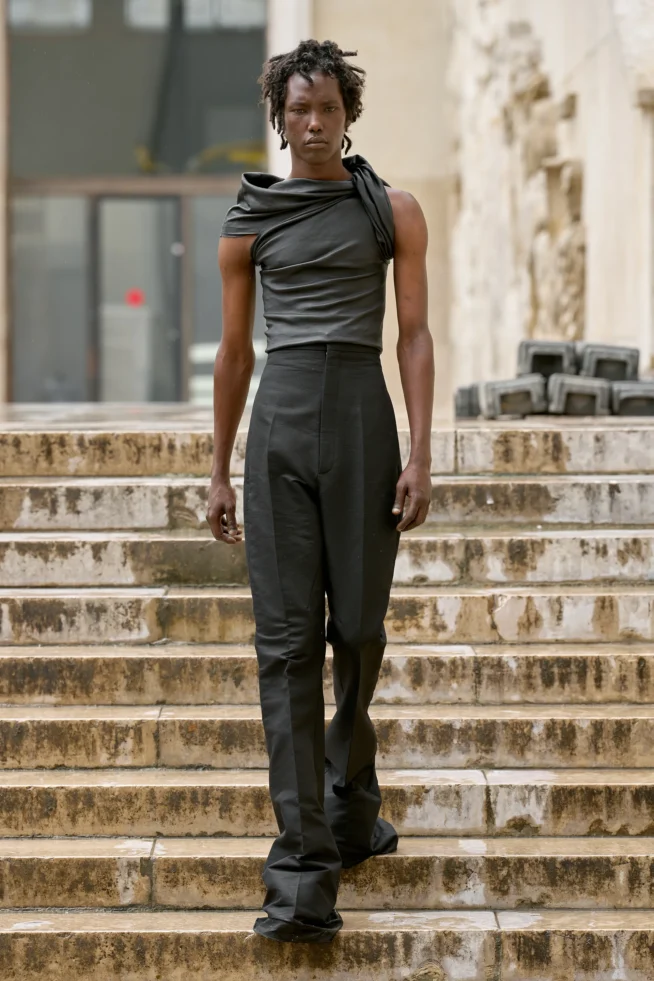00005-rick-owens-spring-2024-menswear-credit-gorunway