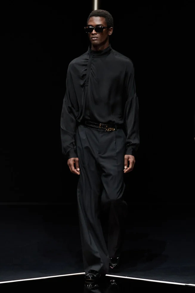 00007-emporio-armani-spring-2024-menswear-credit-gorunway