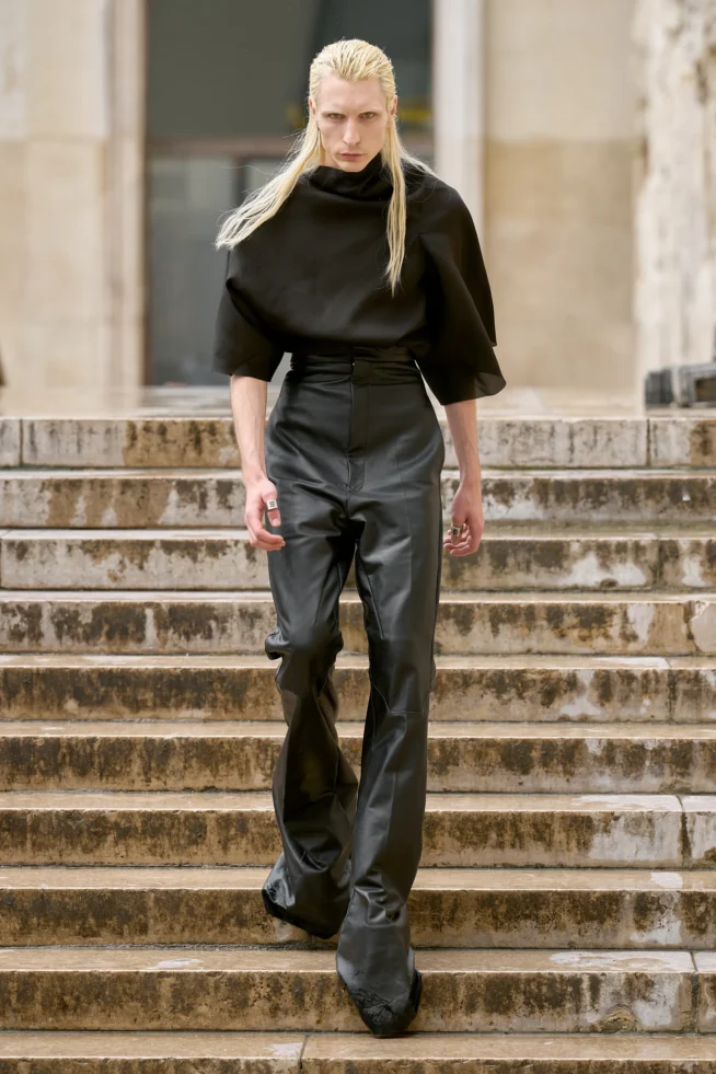 00008-rick-owens-spring-2024-menswear-credit-gorunway