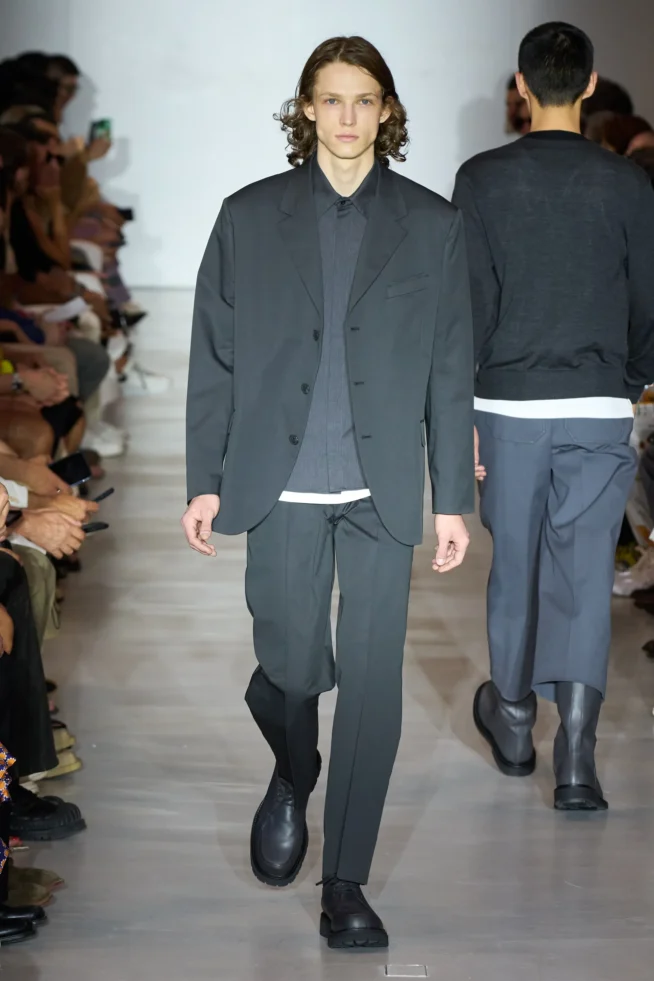 00010-neil-barrett-spring-2024-menswear-credit-gorunway