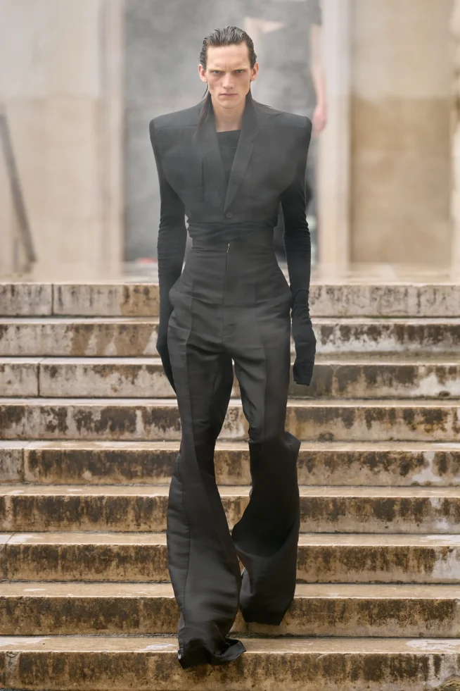 00013-rick-owens-spring-2024-menswear-credit-gorunway