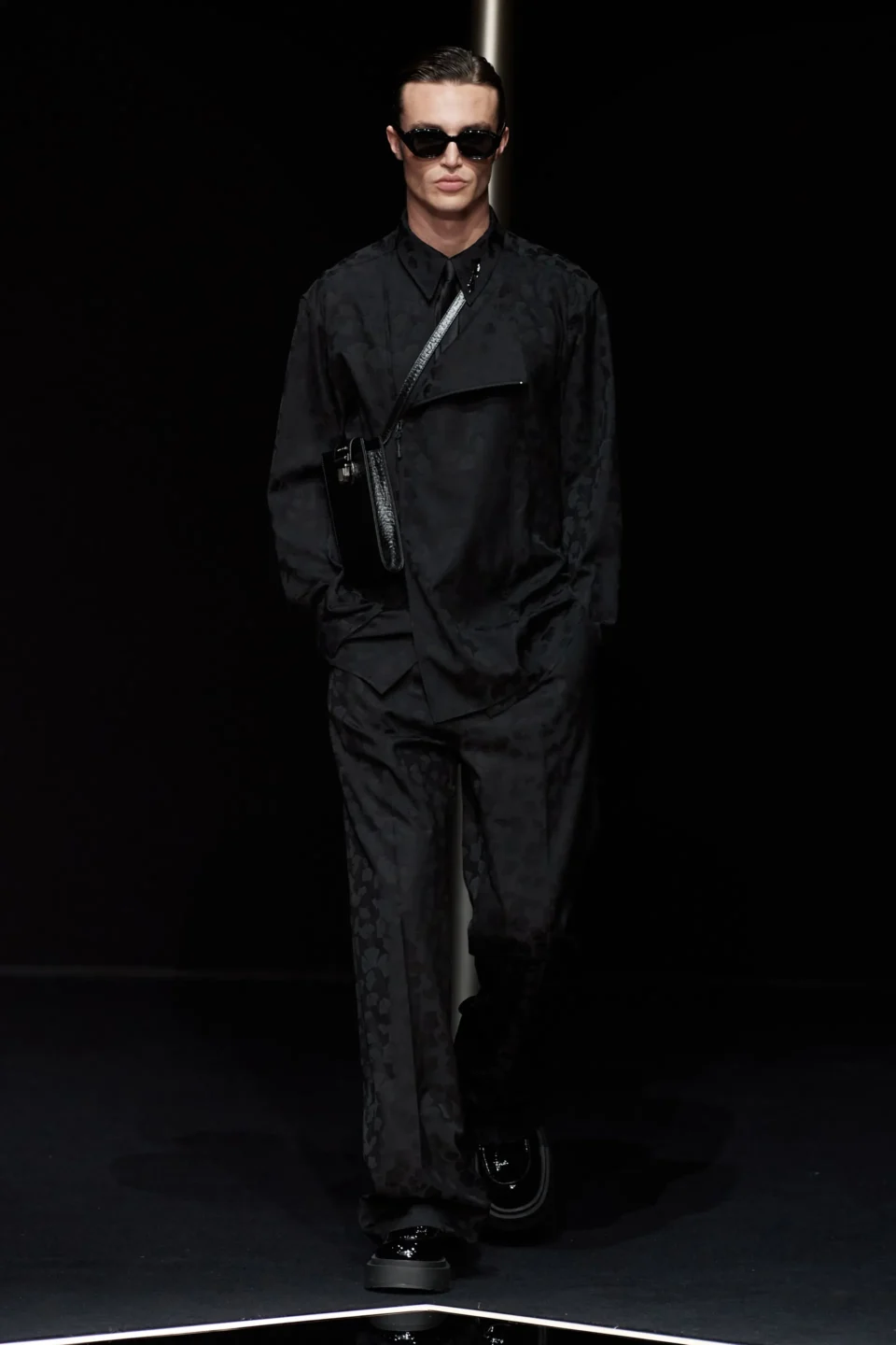00014-emporio-armani-spring-2024-menswear-credit-gorunway