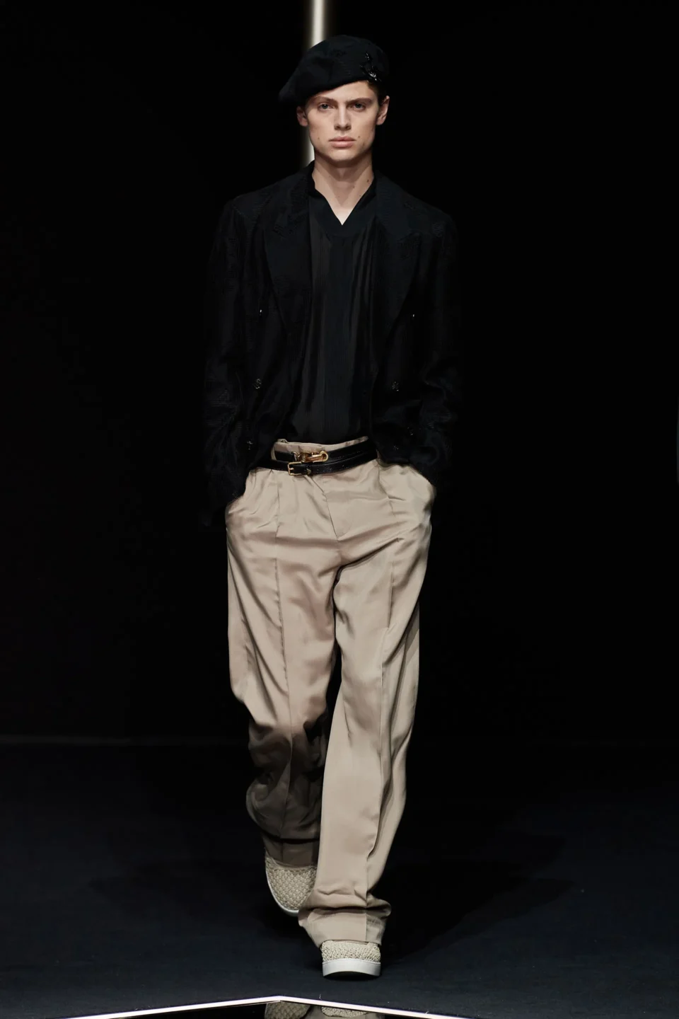 00017-emporio-armani-spring-2024-menswear-credit-gorunway