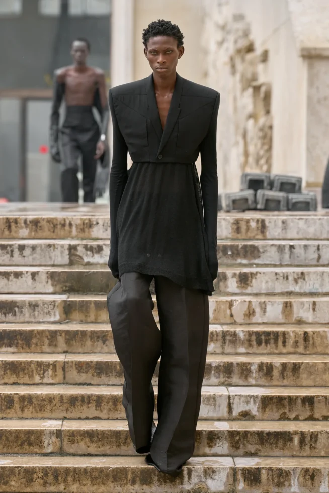 00017-rick-owens-spring-2024-menswear-credit-gorunway