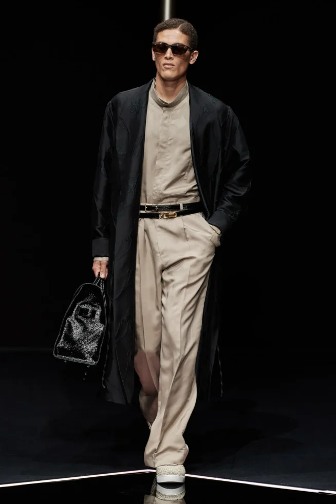 00018-emporio-armani-spring-2024-menswear-credit-gorunway