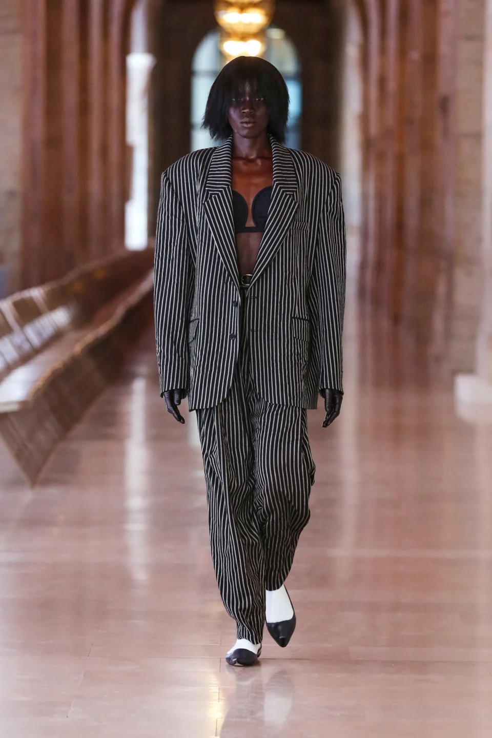 00018-marc-jacobs-fall-2023--ready-to-wear-credit-brand