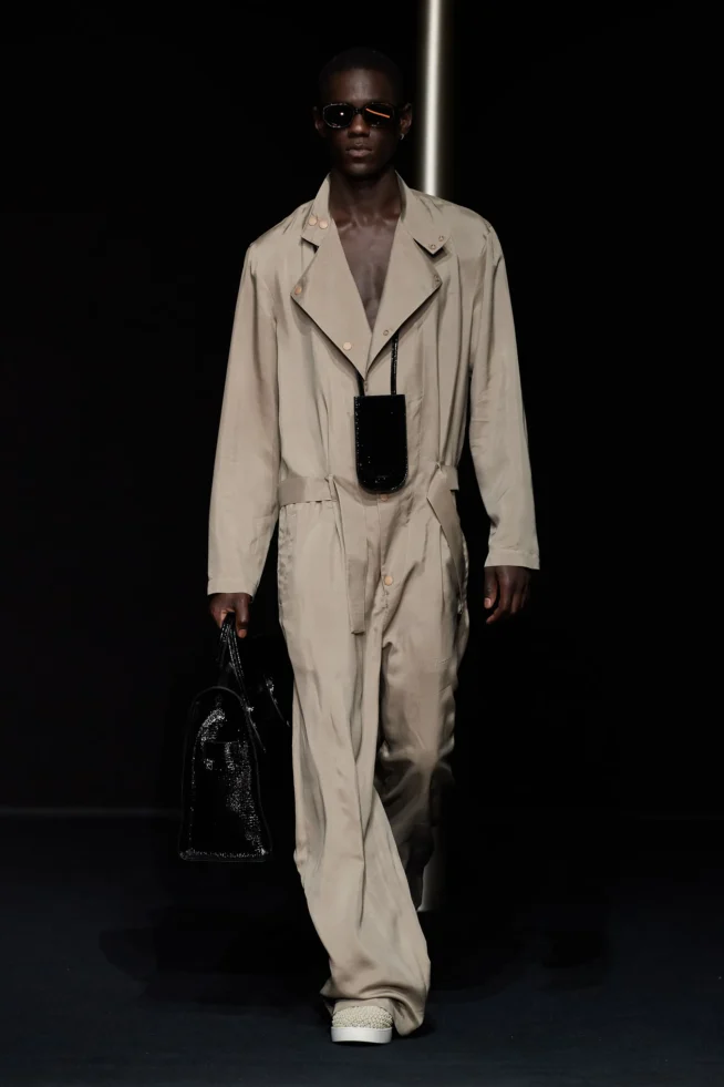 00019-emporio-armani-spring-2024-menswear-credit-gorunway