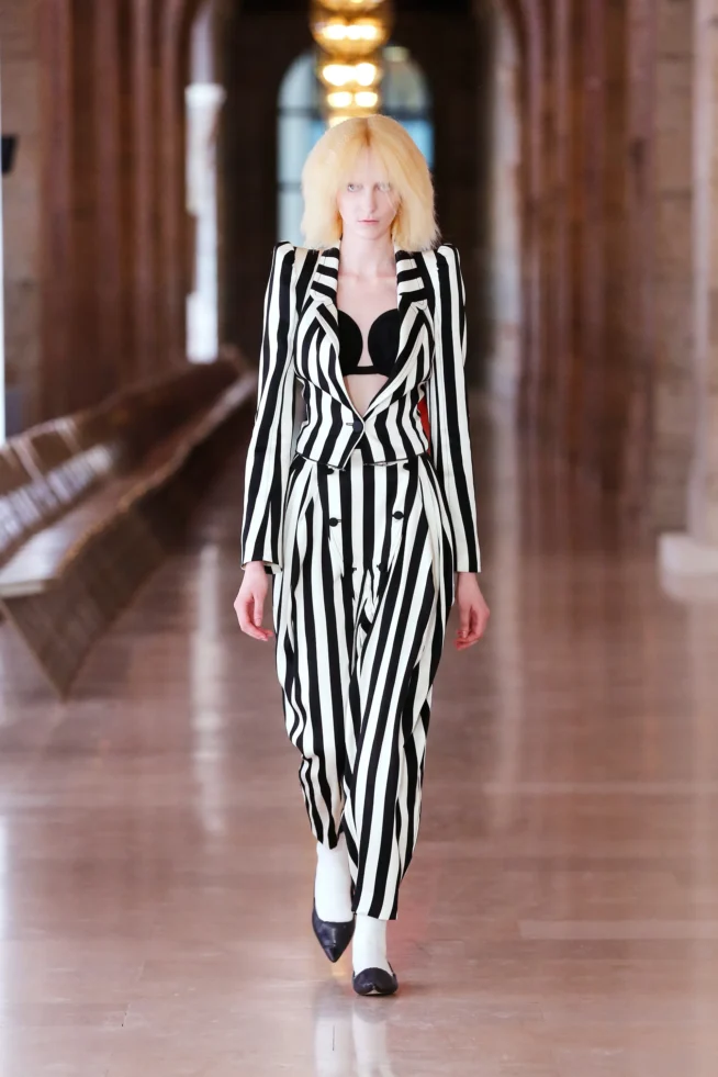 00020-marc-jacobs-fall-2023--ready-to-wear-credit-brand