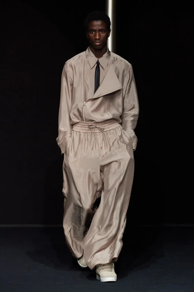 00021-emporio-armani-spring-2024-menswear-credit-gorunway