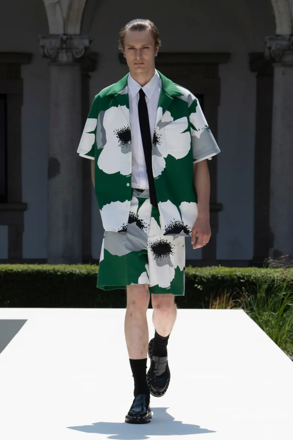00024-valentino-spring-2024-menswear-credit-brand