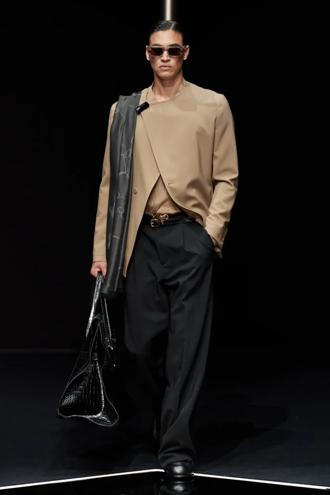 00025-emporio-armani-spring-2024-menswear-credit-gorunway