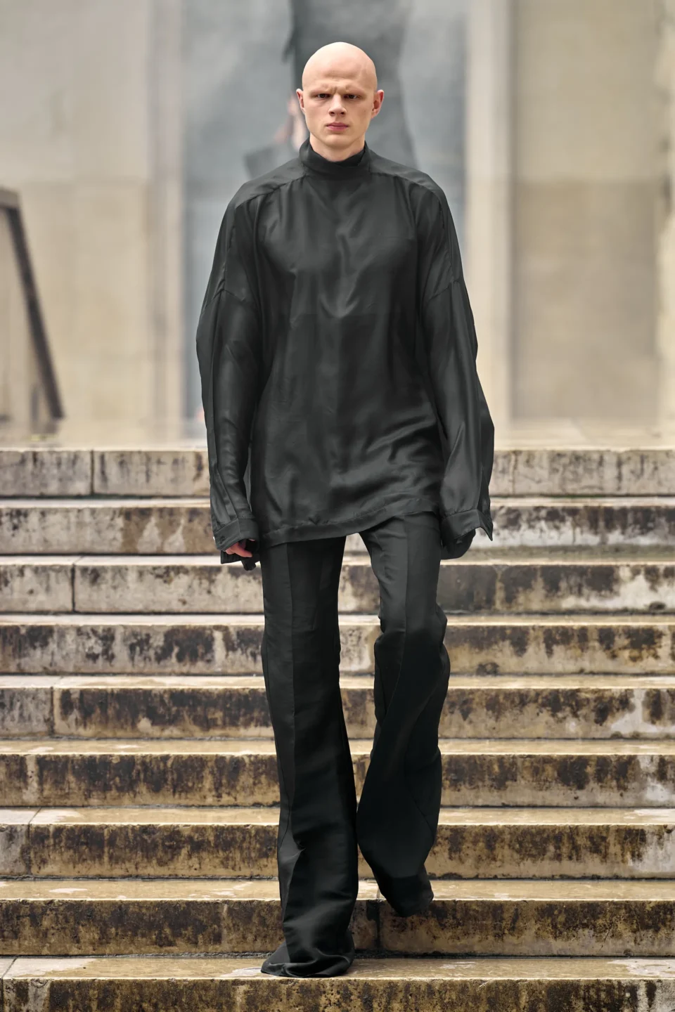 00025-rick-owens-spring-2024-menswear-credit-gorunway
