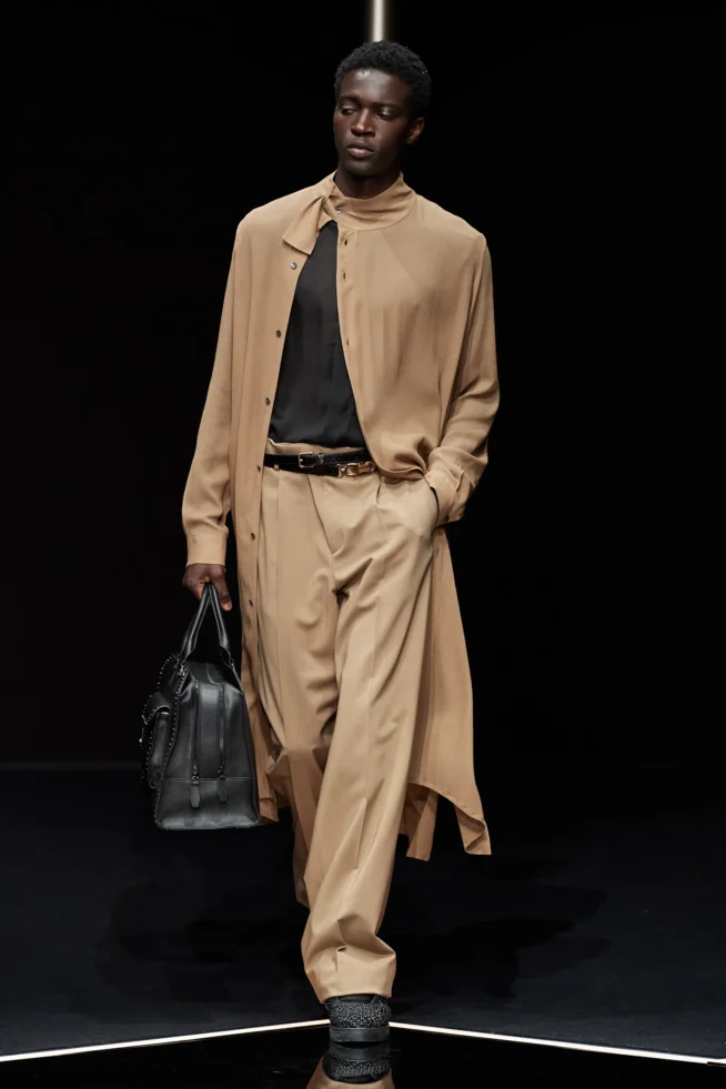 00027-emporio-armani-spring-2024-menswear-credit-gorunway