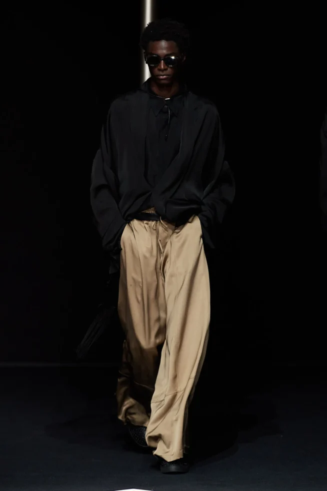 00028-emporio-armani-spring-2024-menswear-credit-gorunway