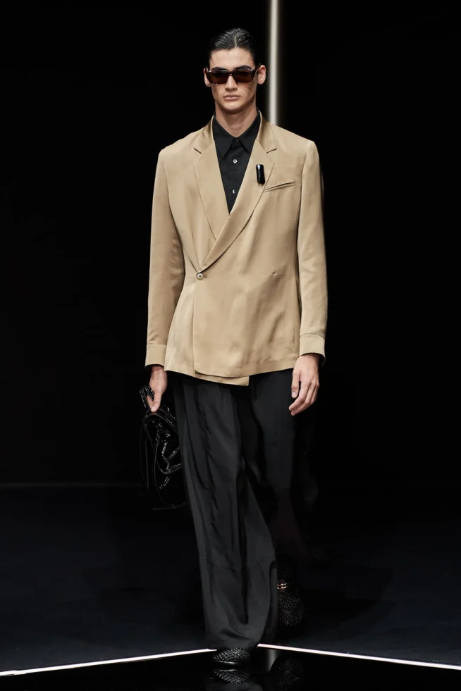 00029-emporio-armani-spring-2024-menswear-credit-gorunway