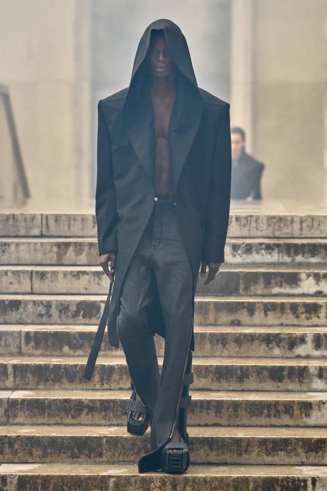 00029-rick-owens-spring-2024-menswear-credit-gorunway